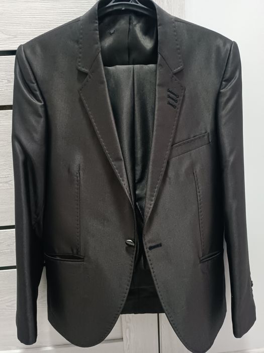 Продам мужской костюм