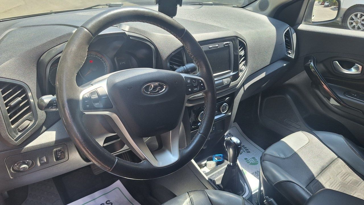 Срочно продаётся автомобиль Lada XRay Cross