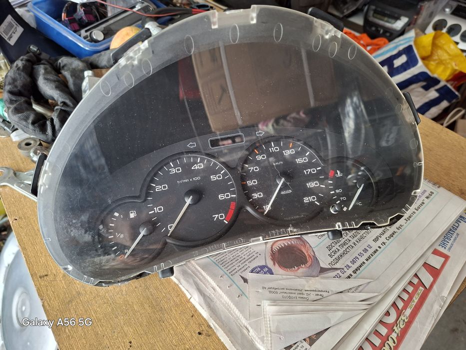 Оригинален километраж PEUGEOT 206 benzin 2 букси