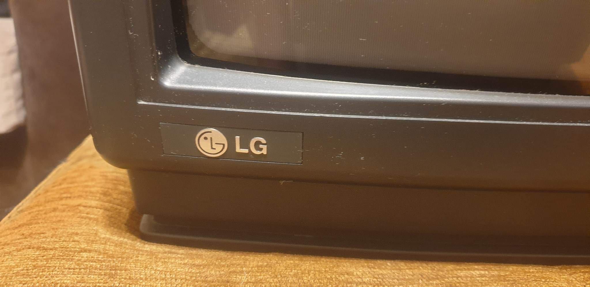 Телевизор малък  LG