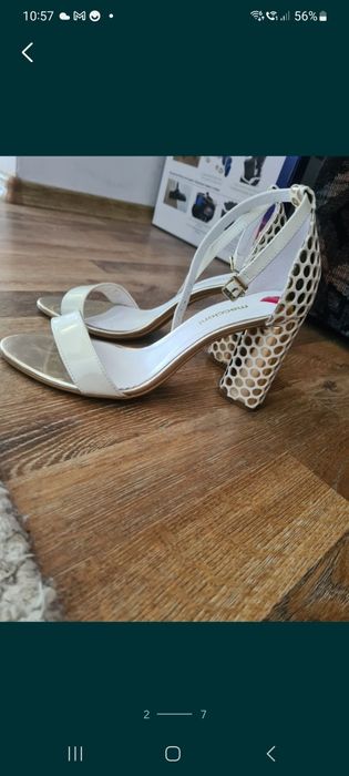 Sanda eleganta Maccioni