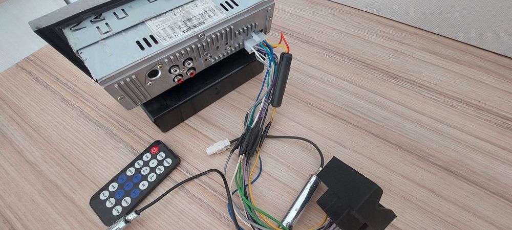 Opel Corsa волан,радио с USB/BT,адаптори, ключ светлини