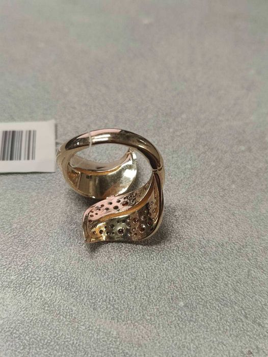 Златен пръстен 7.53гр
58р-р
14к