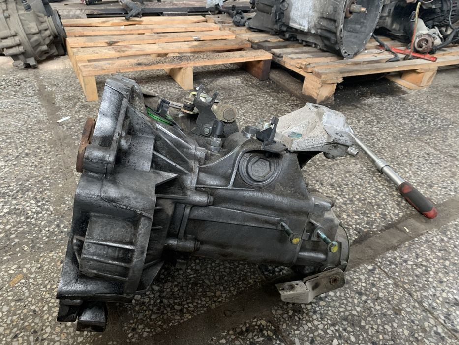 5 степенна ръчна скоростна кутия голф 4 бензин