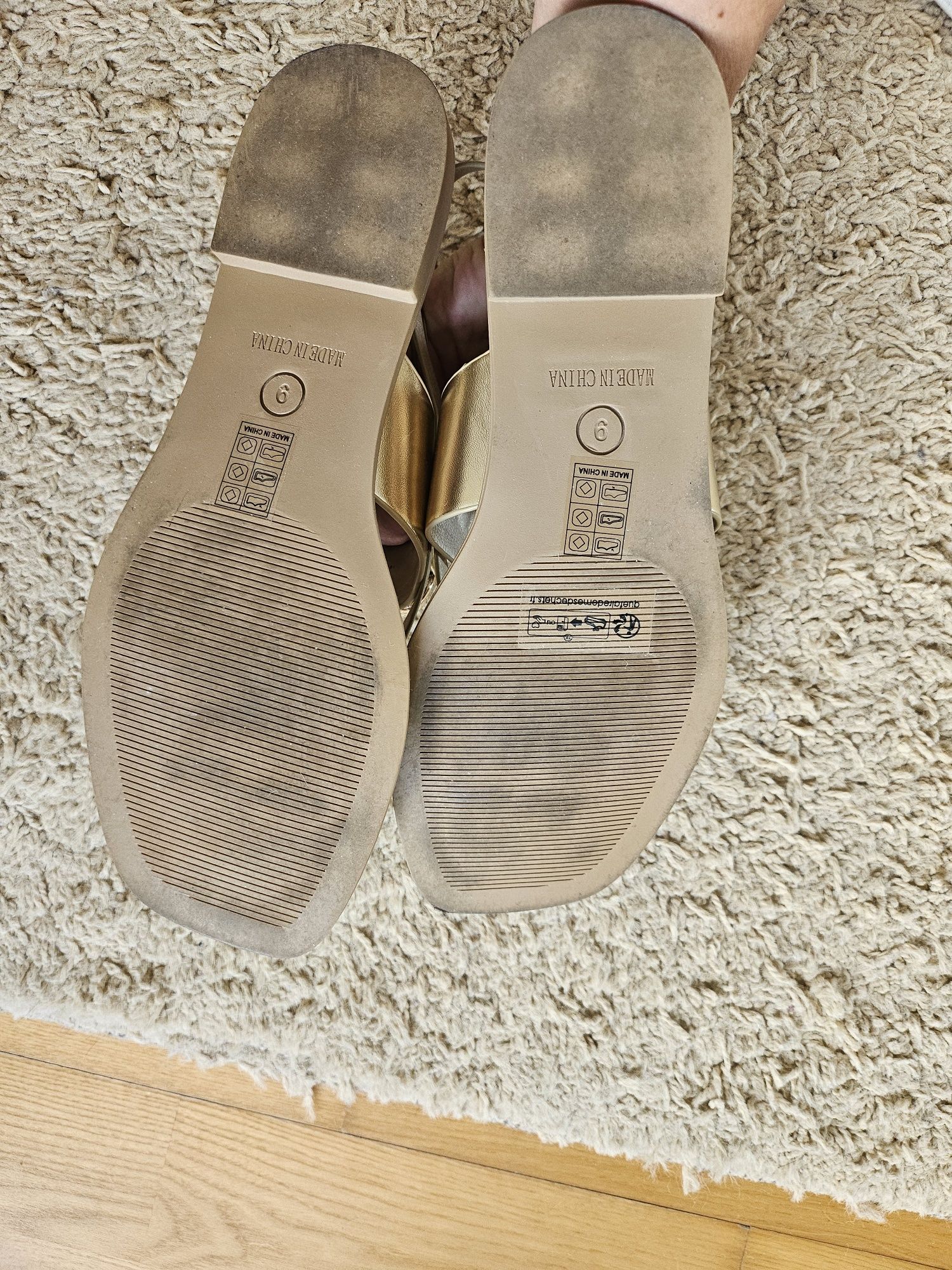 Sandale aurii Steve Madden marimea 40
