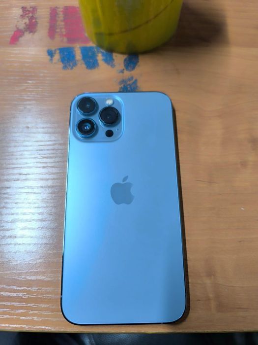 Продам Iphone 13 pro max