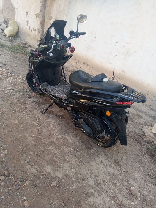 Sukuter. NEKCUC.TIGIRSotiladi. 150