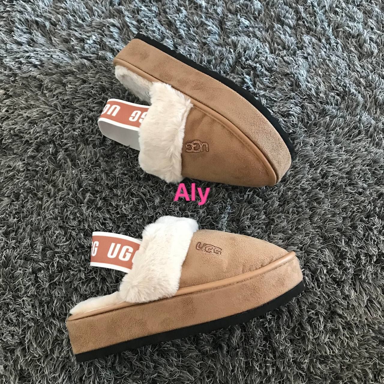 ugg uri dama 230 lei