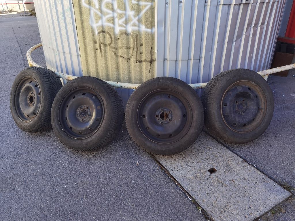 Kleber Krisalp 205/60/16 + Renault 16" 5x114.3, 7J, ET47
