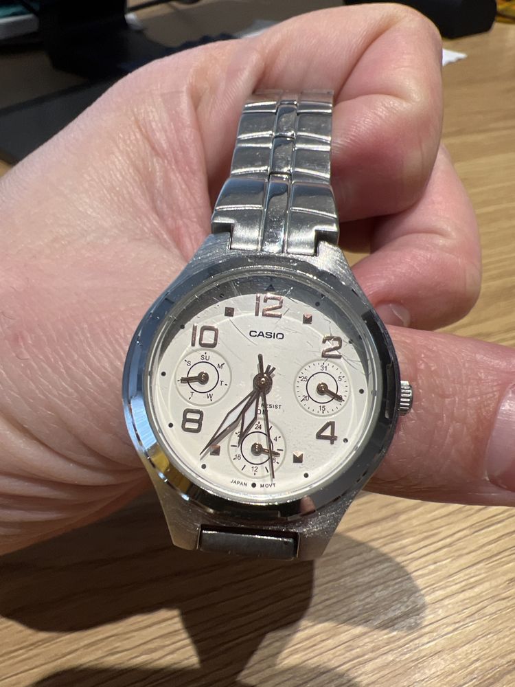 Дамски часовник Casio