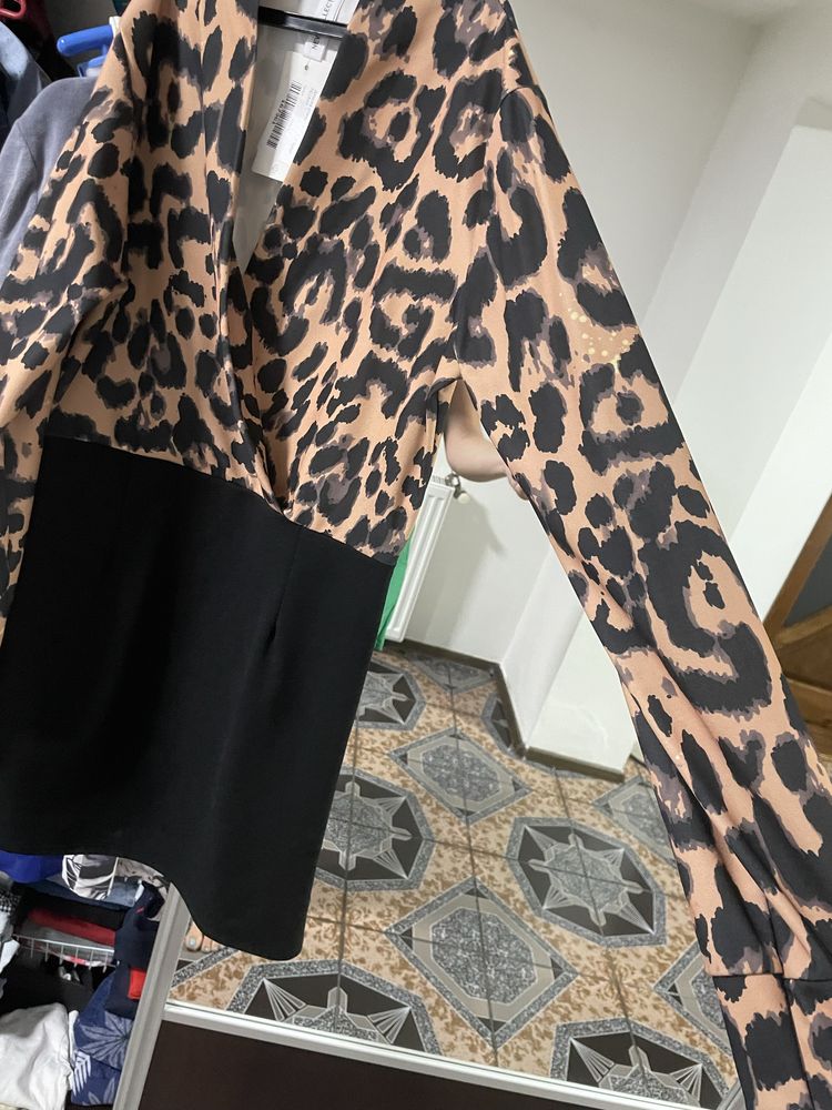 Se vinde rochii de zi pret 60 bucata