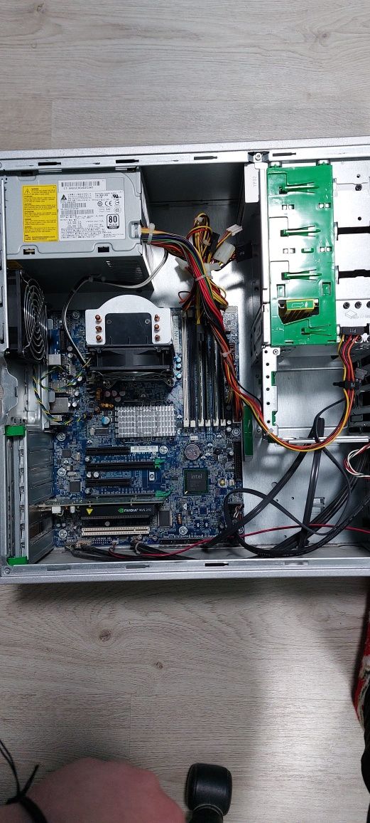 HP Z400 Workstation - гр. Пловдив