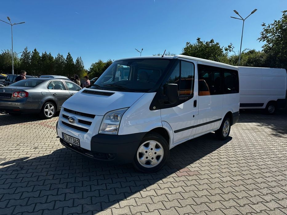 Ford Transit 8+1 (9 Locuri) - 2.2D 85CP - Clima * Pilot aut.