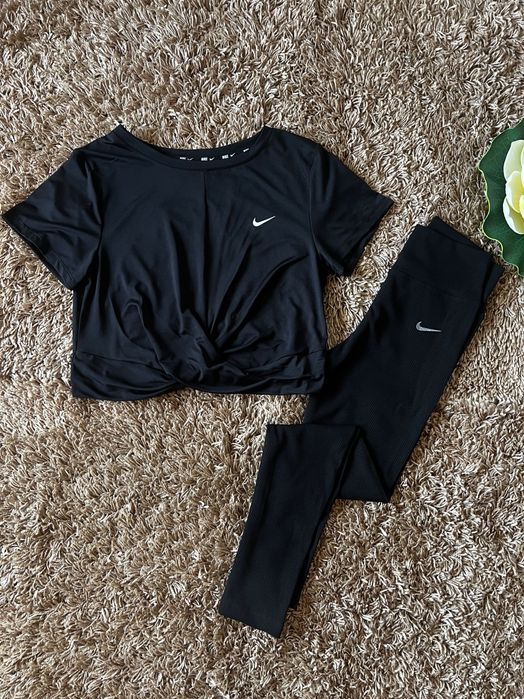 Дамски екипи Nike