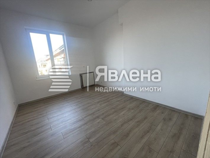 Дава се под наем Четиристаен апартамент в София, Център - 102 кв.м за 800 € - Снимка #3