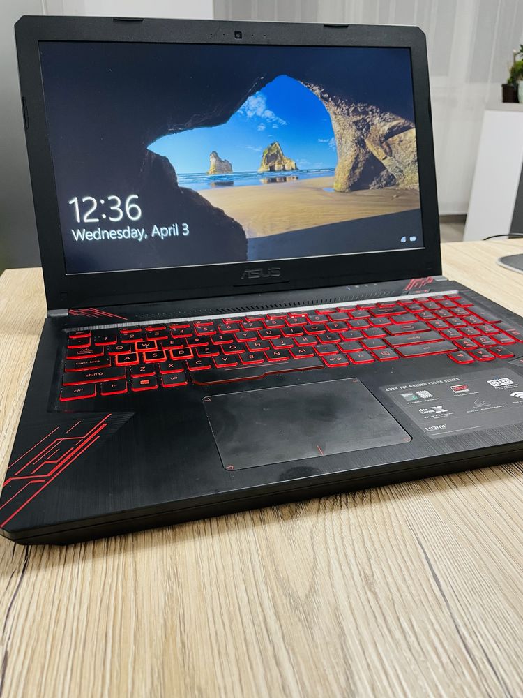 Vând laptop Asus TUF gaming fx504