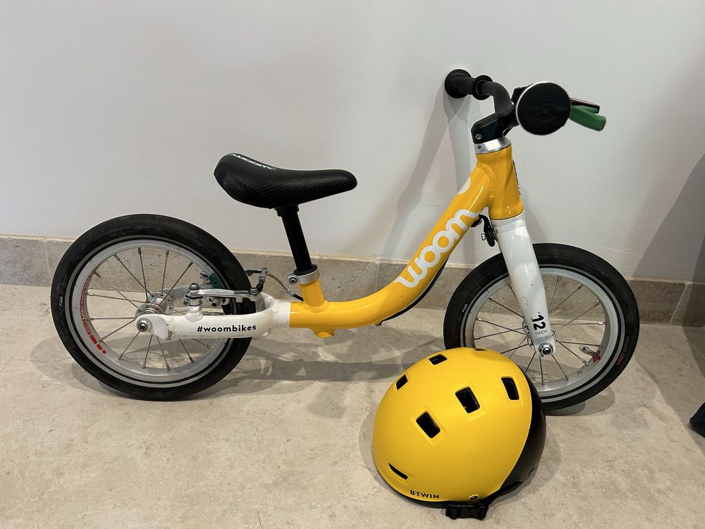 Bicicleta woom 1 si casca
