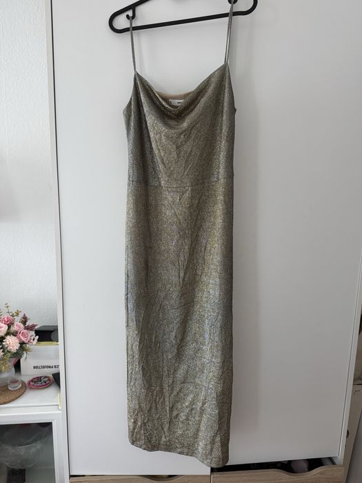 Блестяща рокля по тялото