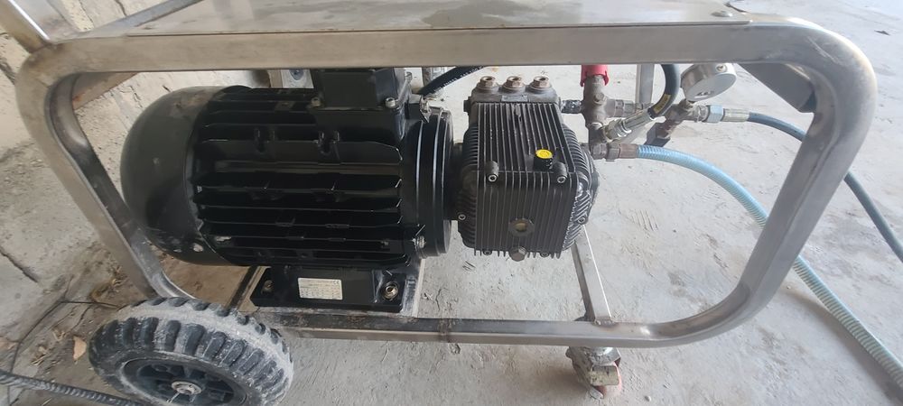 Сам мойка 340  600 бар карчер      .