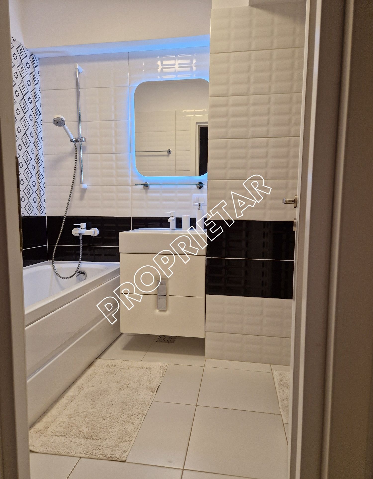 Vând apartament 3 camere - complex Rezidențial Bacovia