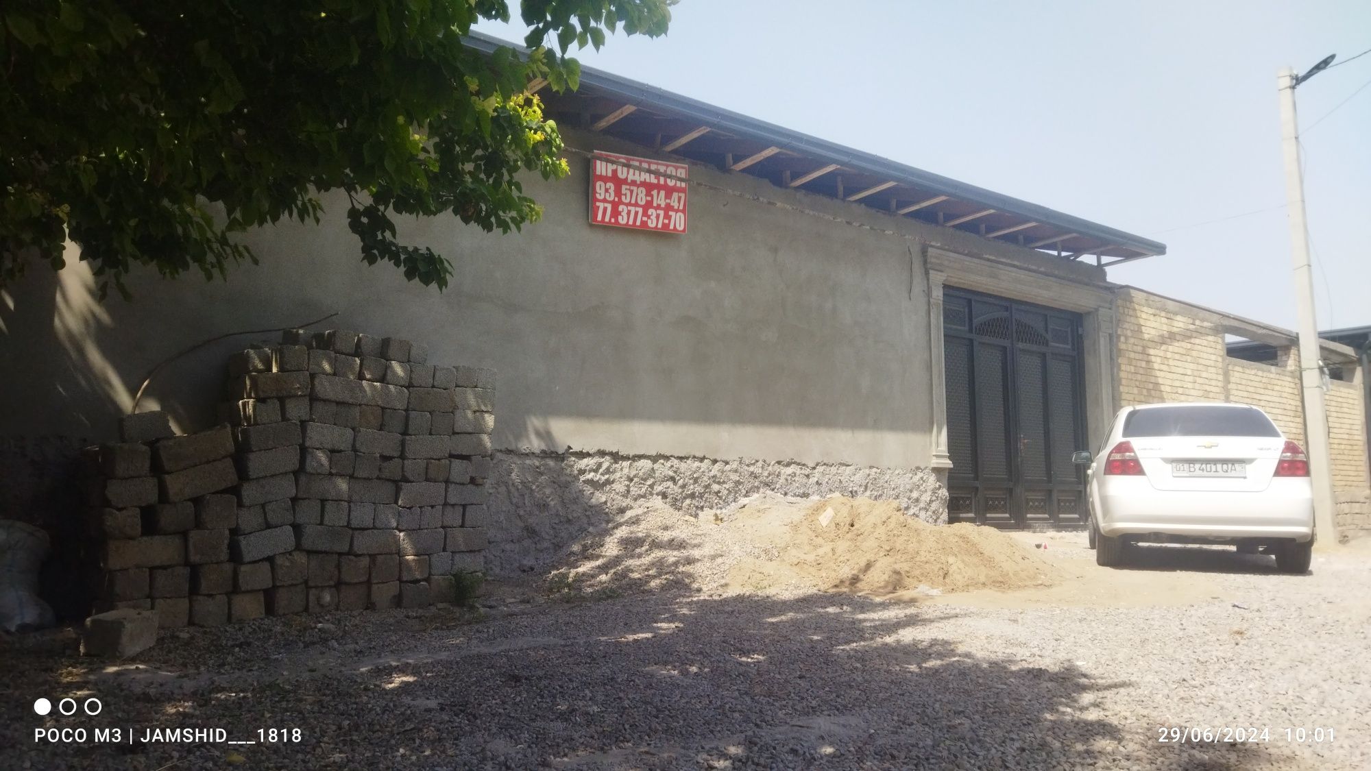 Uy sotiladi Ibn sino taxta bozordan 3.5km