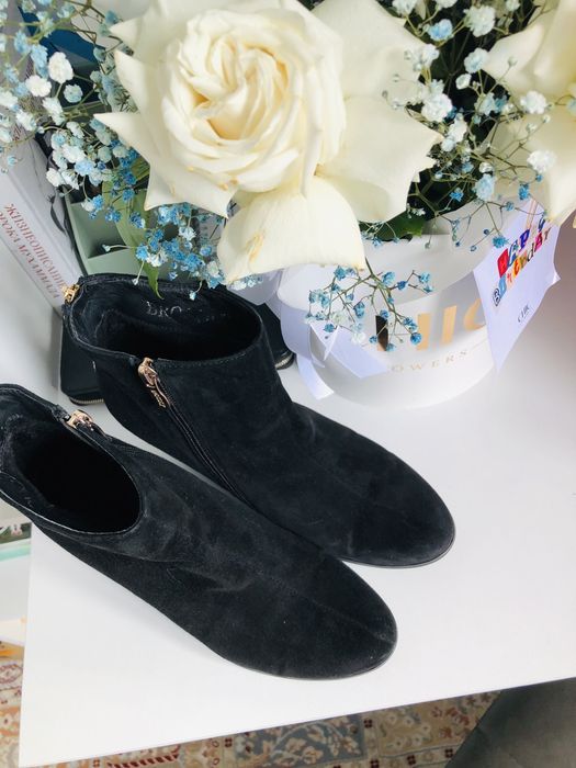 Замшевые полусапожки