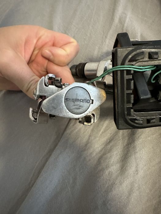 Pedale Shimano PD-M505 cu prindere SPD si adaptoare cu catadioptri