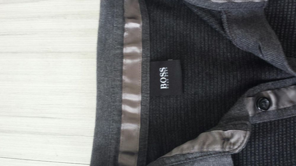 Hugo Boss Mens Size M НОВО! ОРИГИНАЛ!