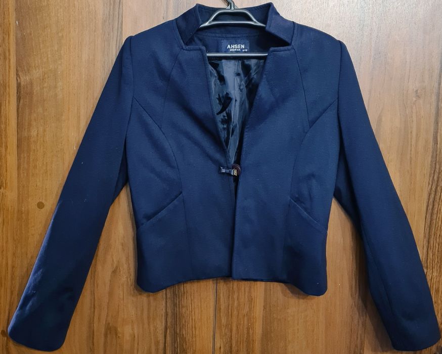 Пиджак школьный на девочку в отличном состоянии