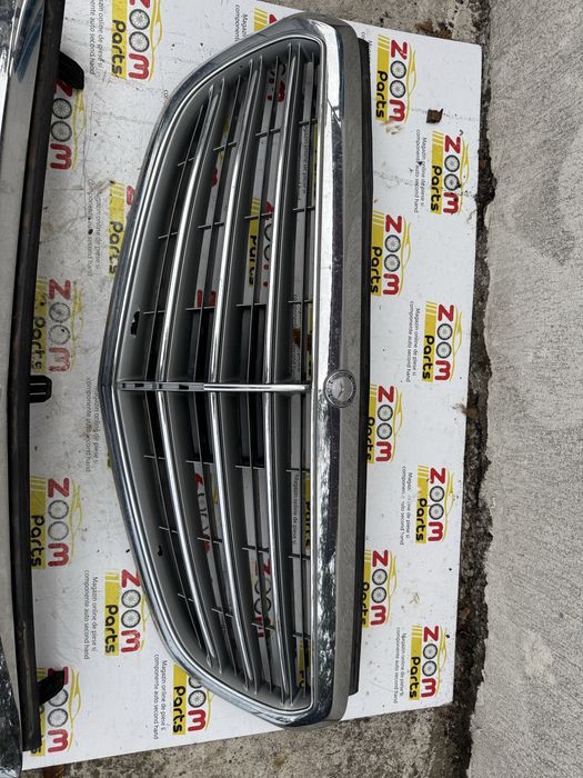 Grila fata centrala radiator Mercedes W212 facelift 2013-2015