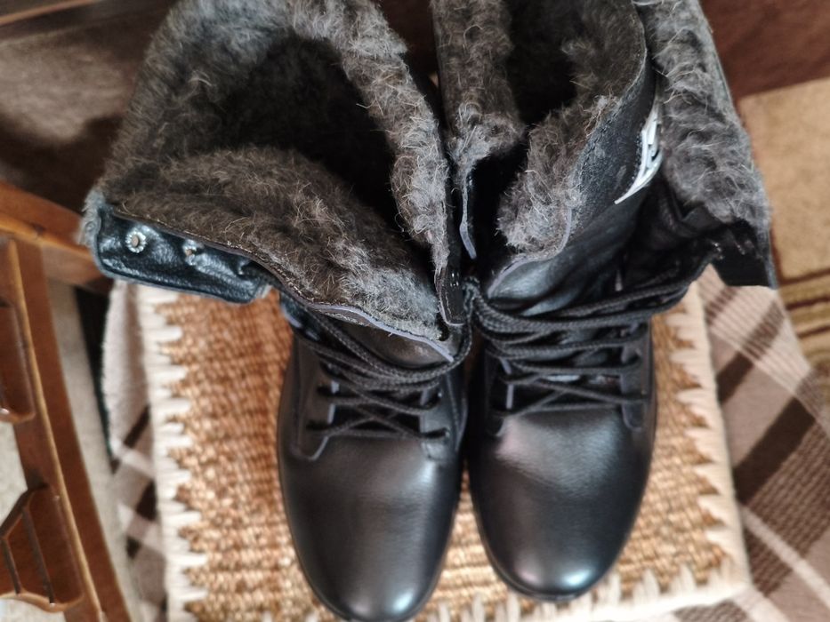 Продам зимние берцы