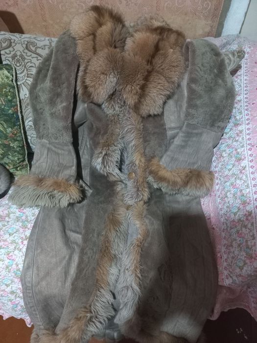 Продаётся очень теплая дубленка