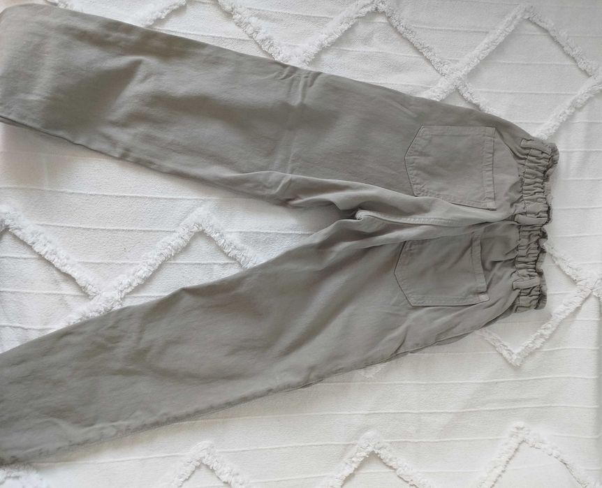 Продавам дамски сиво-зелени дънки