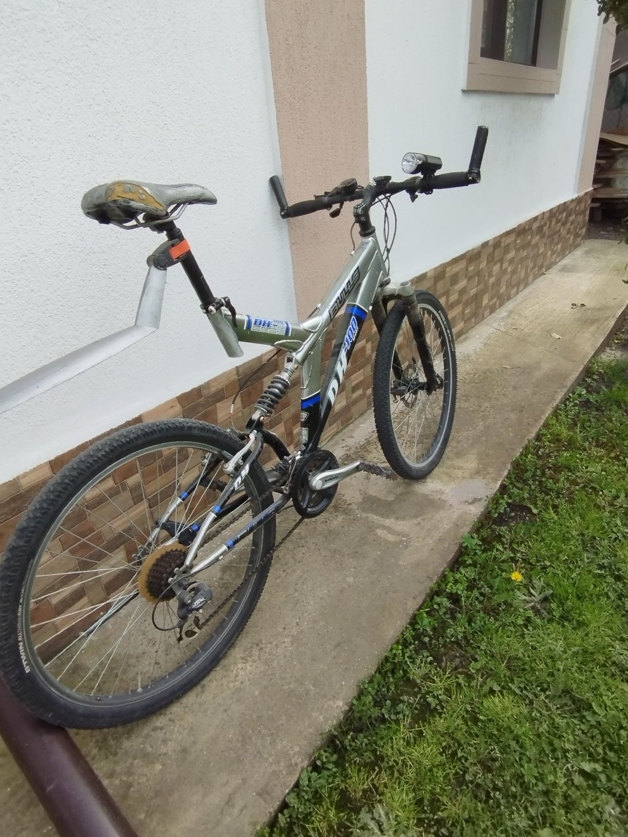 Vând bicicletă  state foarte bună