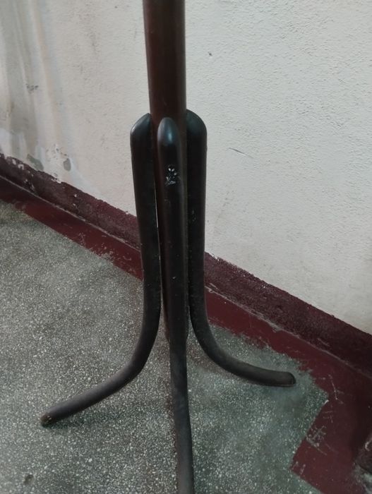 Cuier stil pom din perioada Comunistă