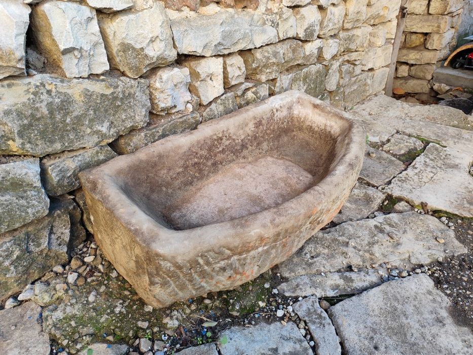 Каменно корито...