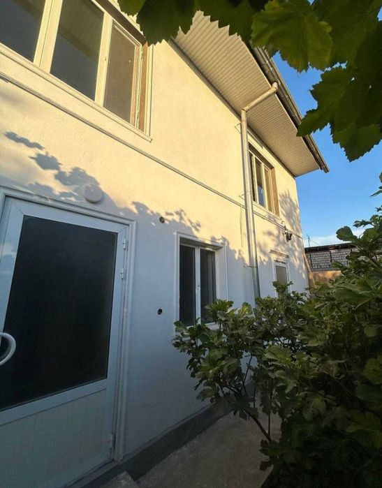 4.6 соток 7 комн , баня, бассейн!