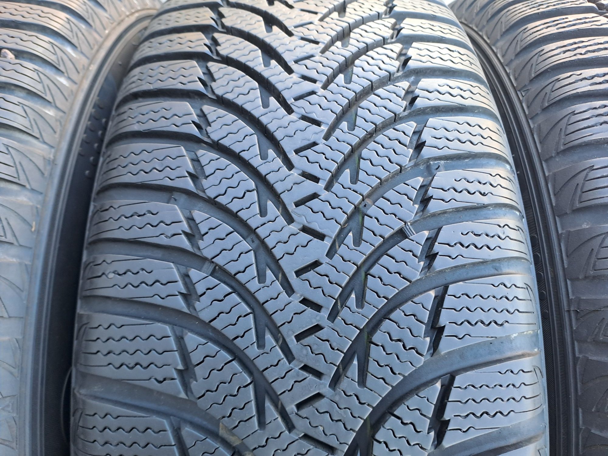 4бр. Почти Нови 225/60/16 Kumho Wintercraft