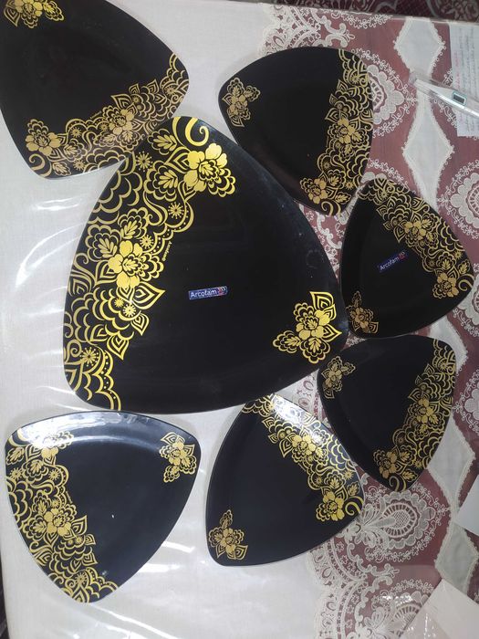 Кухонный набор тарелок