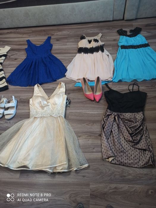 Vând lot rochii plus pantofi / schimb