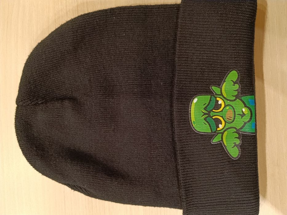 Зимна детска шапка, нова