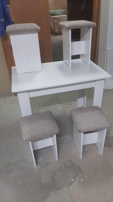 Продам стол со стульями