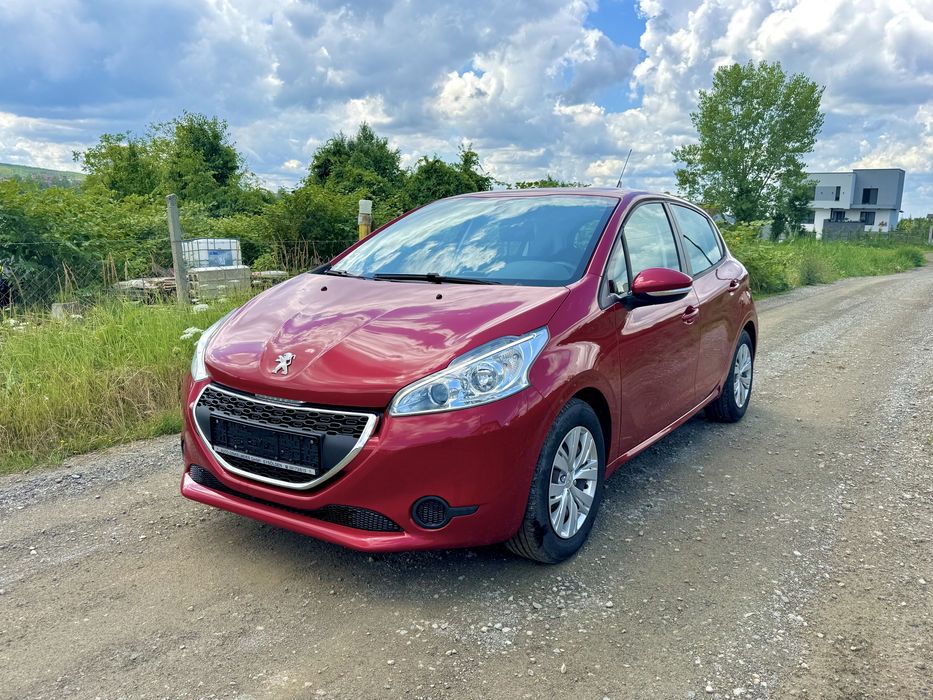 Peugeot 208 2015 Climatic Senzori parcare Navi LED