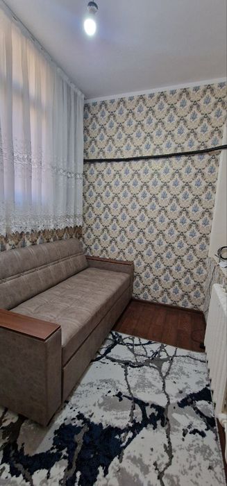 Юнусабад 4 квартал. Продается квартира 2/1/4