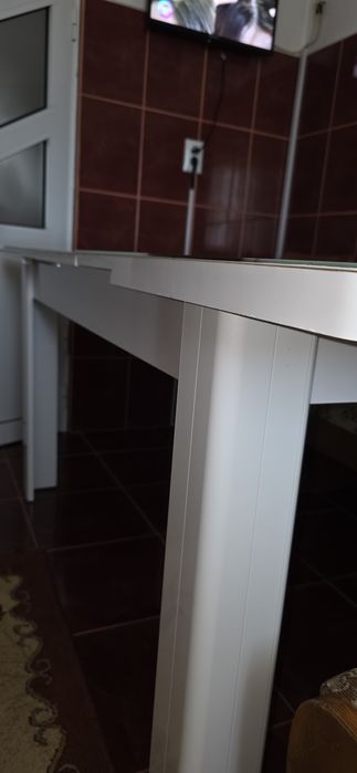 Vand masa de sticla securizata
