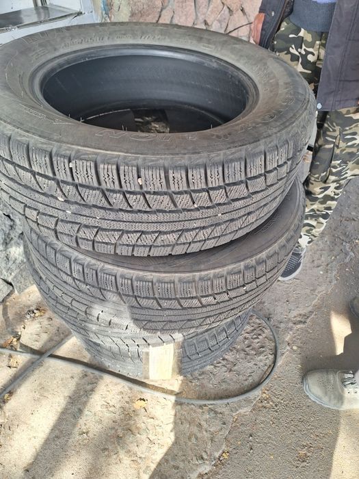 Продам шины! Зимние  без шипов в отличном состоянии. !  Шины Triangle!