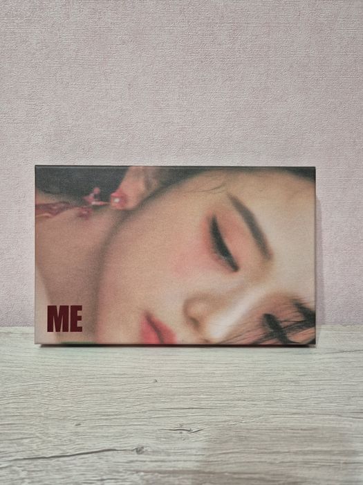 Альбом JISOO - Jisoo first single album. Red Ver.