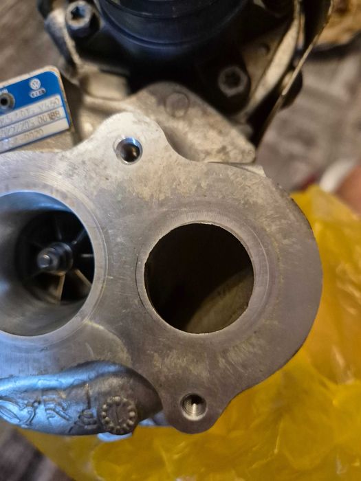 BorgWarner турбина оригинална VAG 2.0TDI Bi-Turbo CUAA 240k. VW TIGUAN