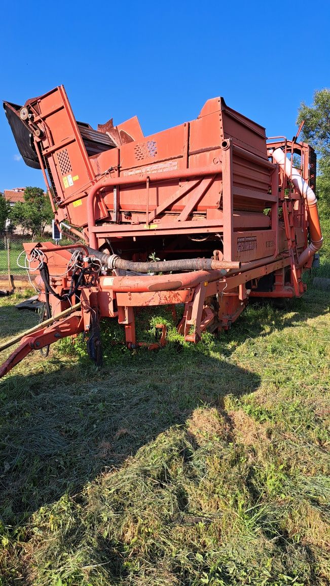 Продавам картофокомбайн GRIMME двуредов