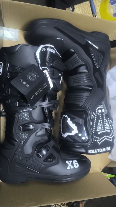 Продам новые мотоботы